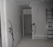 21/12/11*14h30 emplacement de l'escalier, couloir et acces chambre rdc wc