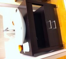 LE MEUBLE POUR LA PETITE SALLE DE BAINS