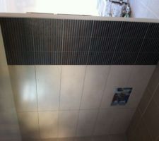 LA FAIENCE POSEE DANS NOTRE SALLE DE BAINS