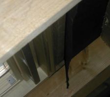 Ect centre : La sous toiture qui pend à l'intérieur plutôt que dans la gouttière!!!