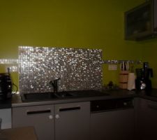 Peinture
Et pose de 2 crédences en mosaïque d'aluminium.