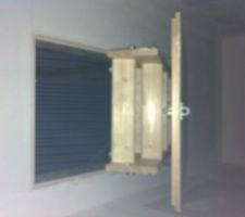 La trappe de visite pos&eacute;e