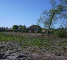 La maison et l'emprise du futur lotissement.