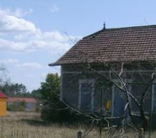 La fa&ccedil;ade Nord et le futur abri de jardin.