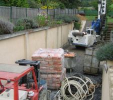 Mise en place de la foreuse et de tous se qui faut pour la réalisation des pieux