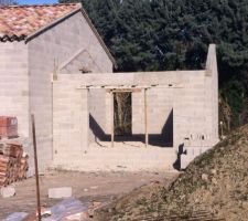 Garage presque termin&eacute;