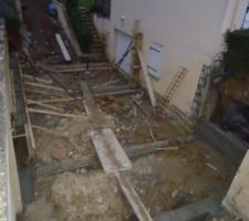 Longrines inférieurs posées sur les têtes de pieux   longrines supérieurs posées sur les longrines inférieurs   premier pilier