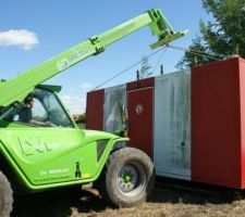 Pose provisoire du shelter sur le terrain