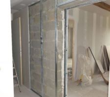 Mise en place placo sur mur entre cuisine et salon, par mes soins