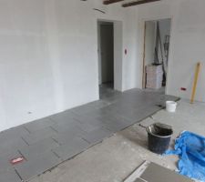 Pose carrelage salon