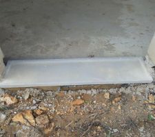 Appui de la porte fen&ecirc;tre ayant besoin d'&ecirc;tre repris