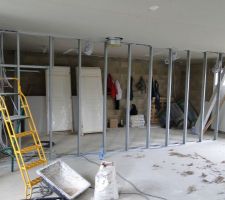 Les cloisons sont en cours