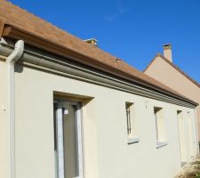 ça continue, ça continue : les gouttières sont posées