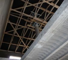 étage vue par l'ouverture des escaliers