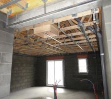 Pose des rails au plafond