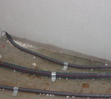 Bas des cloisons détrempés normal???