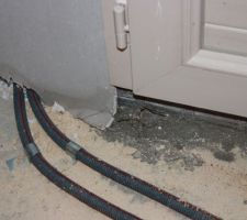 Bas des mur d&eacute;tremp&eacute;s