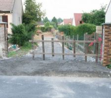Mur cassé chemin accès ok 
debut viabilisation ok