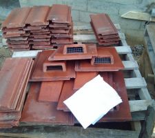 Tuiles diverses
