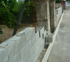 &eacute;l&eacute;vation du mur en parpaings