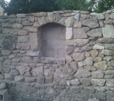 Mur cot&eacute; Sud/Est - voute en pierres