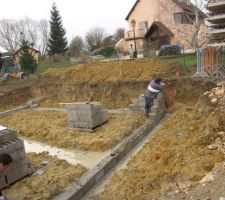 Voici la construction de l'angle opposé au précédent entre lesquels sera tirée la ficelle pour l'alignment des moellons