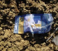 Marque du geotextile au dessus du drain