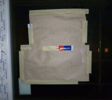 Plâtrerie: Dans chaque pièce des croquis avec l'emplacement des boitiers électriques et des gaines sont affichés et scotchés sur les vitres