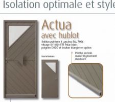 Choix de la porte d'entrée, ce n'est pas spécialement ce que l'on voulait pas les portes alu sont hors de prix :o celle-ci est en bois.