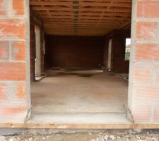 Mise en place des seuils de portes fen&ecirc;tres et baies vitr&eacute;es au mortier de ciment