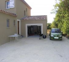 Voici l'arrière de la maison enfin finalisée.
