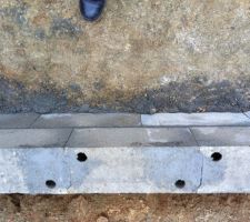 Mur au bord des fondations