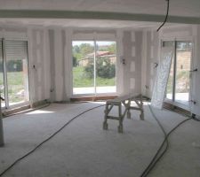 La chape liquide n'est pas encore coul&eacute;e.