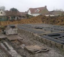 Pose de poutrelles et hourdis