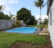 Vu arrière de la piscine