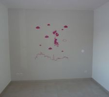 Stickers Paristic rose fushia sur mur galet de Dulux V