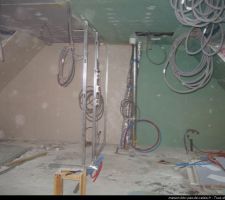 Début de ferraillage entre la salle de bain et la chambre
