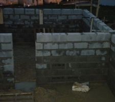 Une photo du vide sanitaire en construction!!malgr&eacute; tout cela avance!!