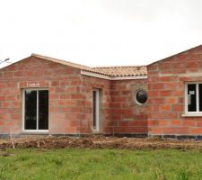 De gauche à droite : Baie vitrée, porte fenêtre, hublot et fenêtre