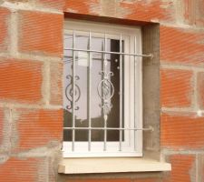 Barre de défense de la salle de bain.