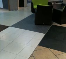 Carrelage choisi "magnet marengo 45x45"
c'est le gris anthracite