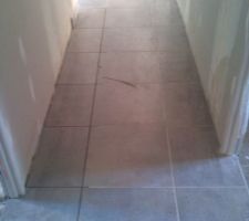 Carrelage du couloir des chambres