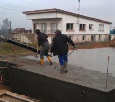 Bientot fini de coulé sur le vide sanitaire reste plus que l'autre niveau
