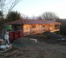 La machine à projeter le béton de chanvre en cours de préparation