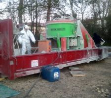 La machine à projeter le béton de chanvre est arrivée !!