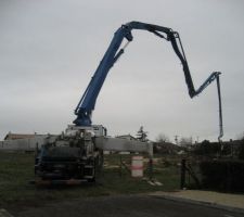 AYEZ &ccedil;a coule les fondations sont en cours