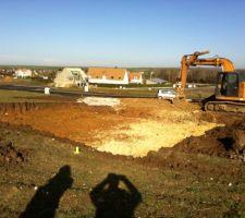 &Ccedil;a y'est c'est le grand jour !

Le terrassement &agrave; commenc&eacute; et le trou pour les fondations est en cours. On commence enfin &agrave; se rendre un peu mieux compte de ce que &ccedil;a va donner !