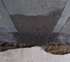 Un trou dans un plafond de mes garages