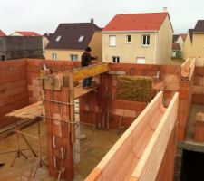 Au dessus de la cuisine.