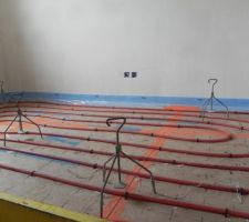 Preparation pour couler la chappe liquide